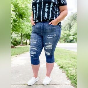 Judy Blue “Skinny Fit Capri” High Rise Distressed Jeans Size 20W